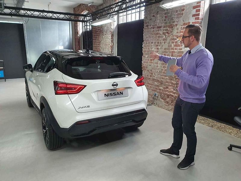 Nissan Juke působí naživo jako dospělý zástupce kategorie malých SUV.