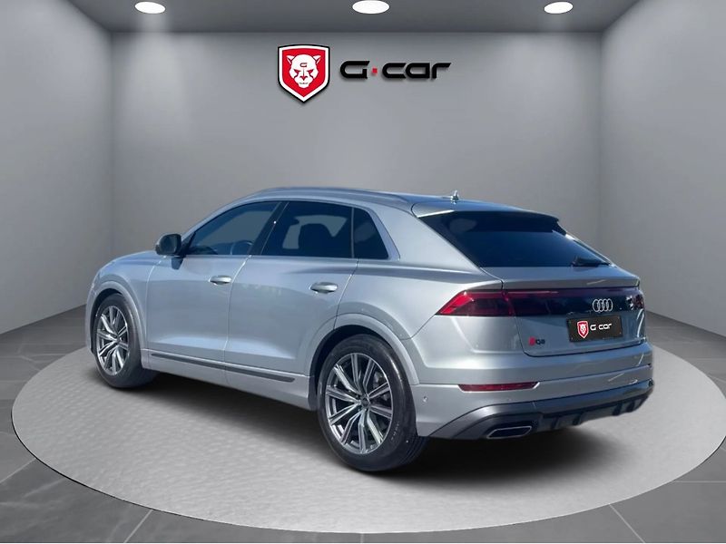 Audi Q8 50TDI Quattro S-line - fotka 2 z 4