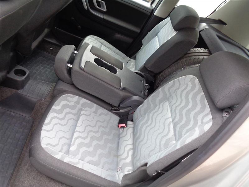 Škoda Roomster 1,4 - fotka 12 z 17