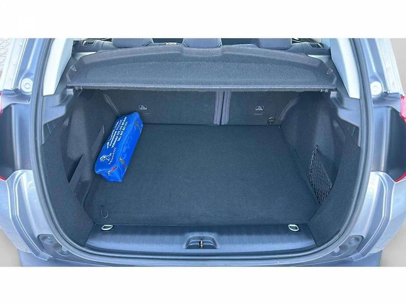 Peugeot 2008 Active 1,2 PureTech 61kW MT5/7 - fotka 19 z 23