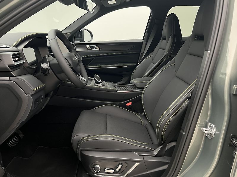 Lynk & Co 01 MORE PHEV AUT CZ 1.maj - fotka 3 z 50