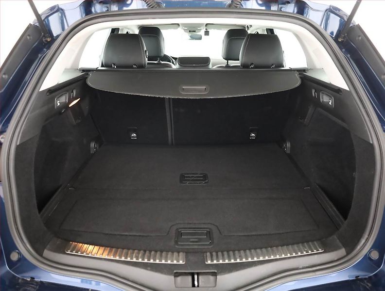 Renault Mégane (2018) 1.2 TCe, ČR,1.maj, Serv.kniha - fotka 15 z 16