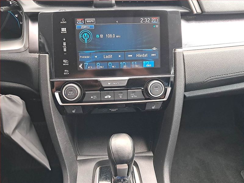 Honda Civic (2019) 1.5 VTEC - fotka 12 z 17