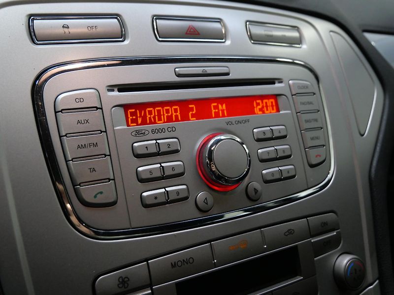 Ford Mondeo - fotka 14 z 19