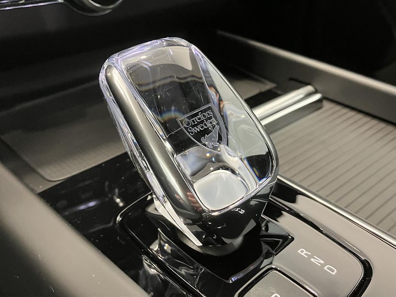 Volvo XC60 T6 eAWD Black Edition Plus AT8 - fotka 38 z 41