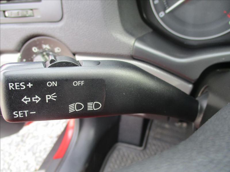 Škoda Octavia 1,6 i, Eleg,aut.klima,s.kn.,CZ - fotka 21 z 39