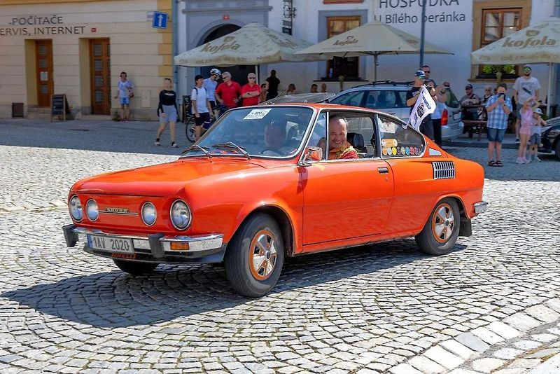 Sraz veteránů Škoda 110R v Uničově