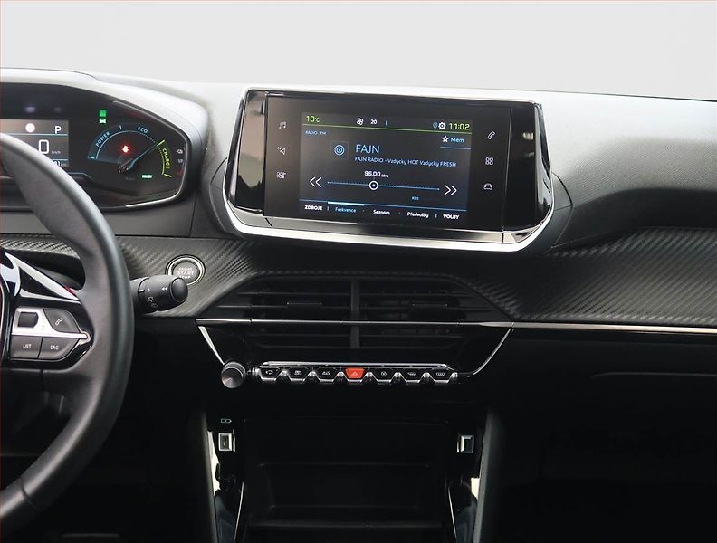 Peugeot 2008 (2022) Active 50 kWh, SoH 91% - fotka 12 z 25