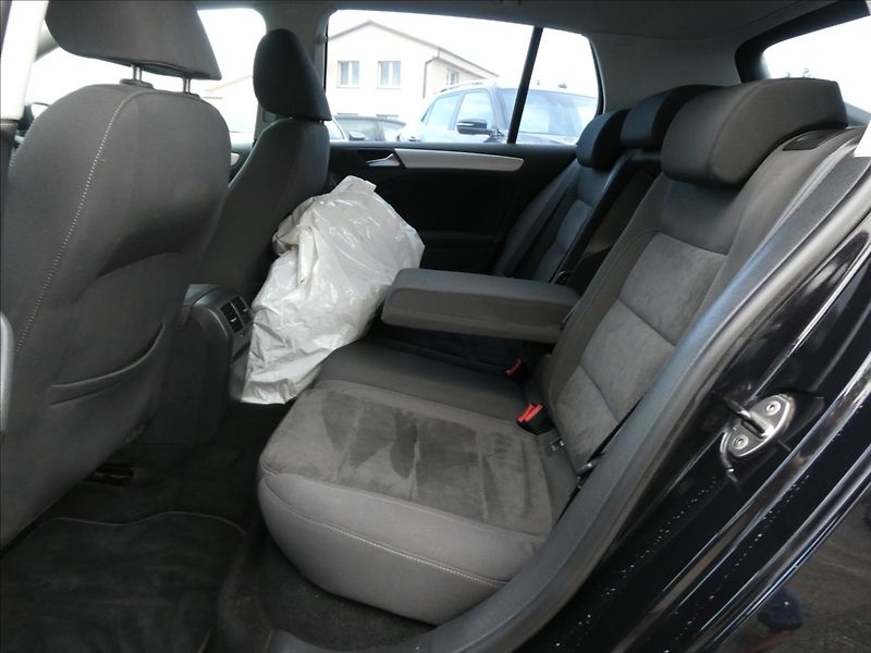 Volkswagen Golf 1,4 TSi 90kW 2xkola,po servise - fotka 19 z 47