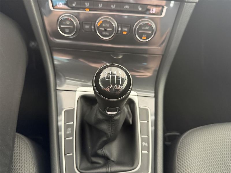 Volkswagen Golf 2,0   TDI 110kW,Comfortline - fotka 24 z 31