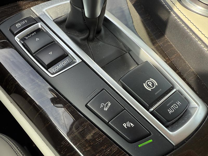 BMW Řada 6 650i xDRIVE M-PAKET LED NAVI - fotka 29 z 40