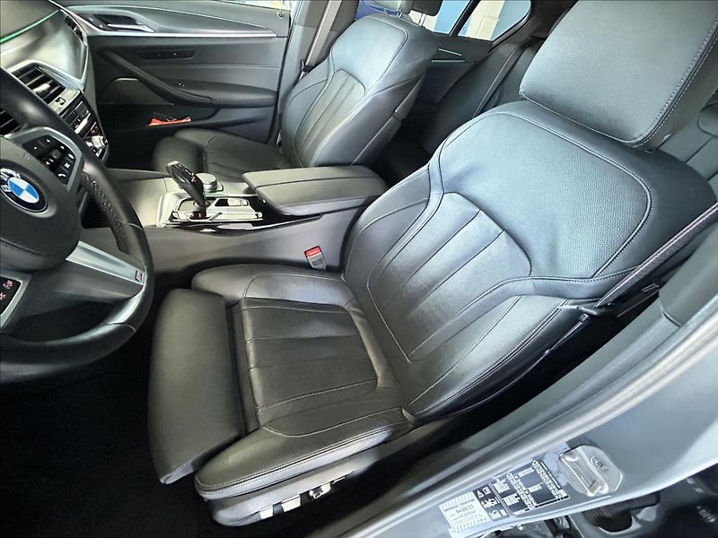 BMW Řada 5 3,0   530xD,210kW,ČR,M-SPORT,D - fotka 37 z 43