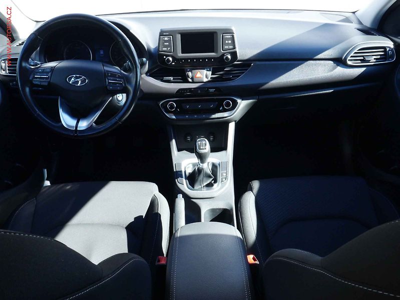 Hyundai i30 (2019) 1.4 T-GDI, ČR, AC, temp - fotka 8 z 14