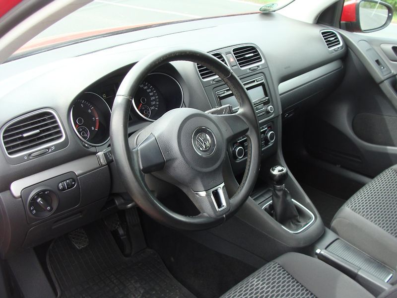 Volkswagen Golf 1.2 TSi Trendline, ČR původ - fotka 10 z 21