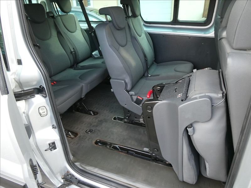 Peugeot Expert Tepee 2,0 HDi 94kW 9.míst L2, 2xkola - fotka 20 z 41