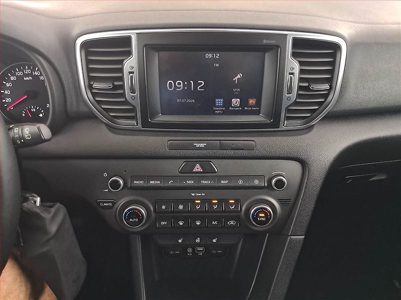 Kia Sportage (2017) 2.0 CRDi, 4X4, Serv.kniha - fotka 12 z 22