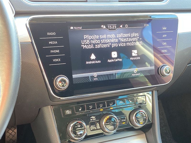 Škoda Superb (2022) Combi 2.0 TDI DSG Ambition - fotka 17 z 35