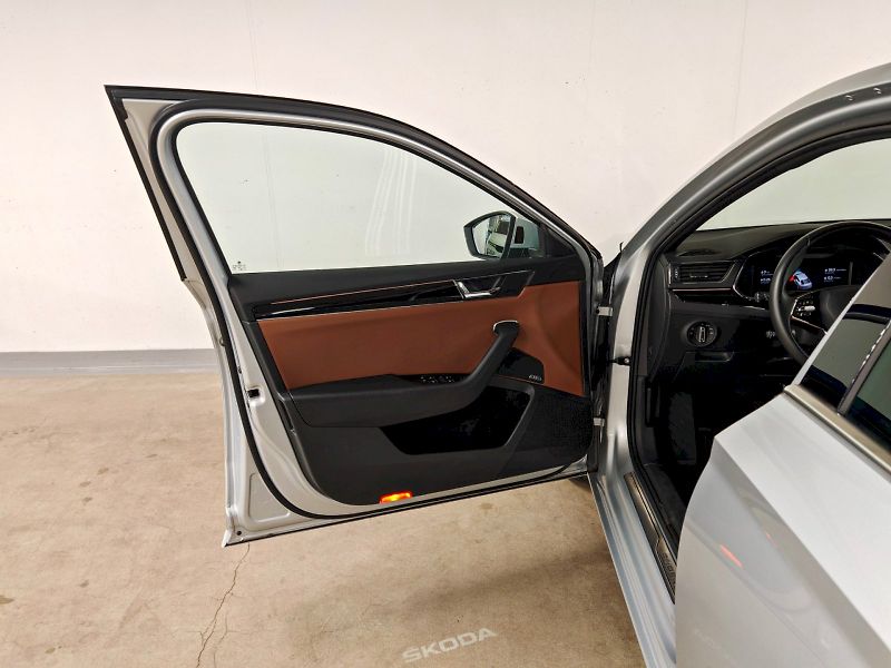 Škoda Superb (2024) iV 1.4 TSI 160 kW DSG L&K - fotka 21 z 31