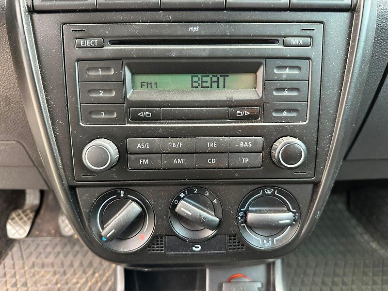 Volkswagen Fox 1.2i 40kW/ABS - fotka 18 z 18