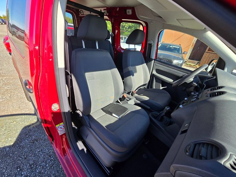 Volkswagen Caddy (2014) 1.6 TDi 75KW, - fotka 17 z 18