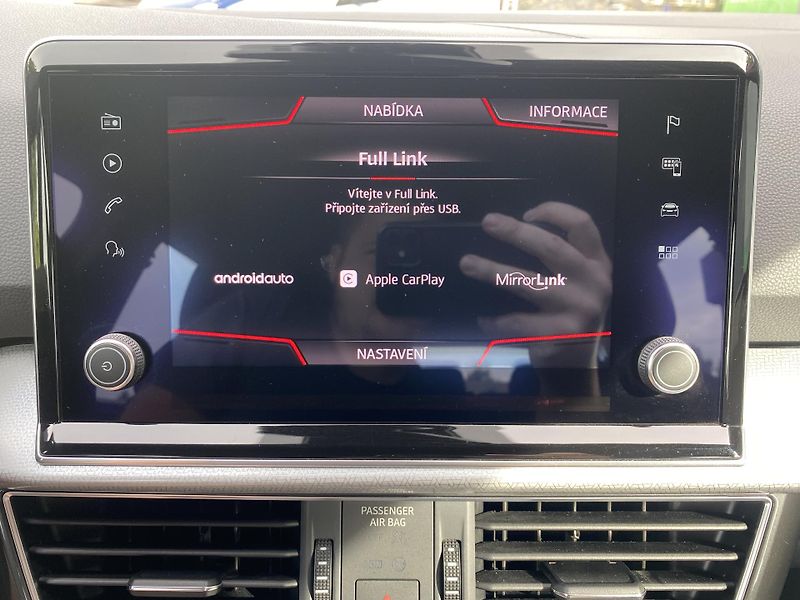 Seat Tarraco 1.5 TSI 110kW-1xMAJ.- LED-NAVI - fotka 29 z 51