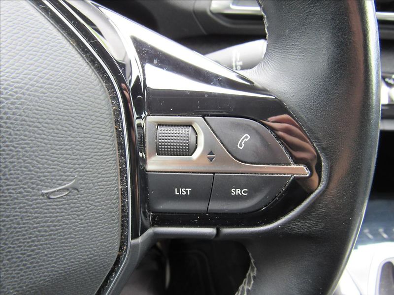 Peugeot 3008 1,2 96kW Allure 1.majitel - fotka 20 z 34