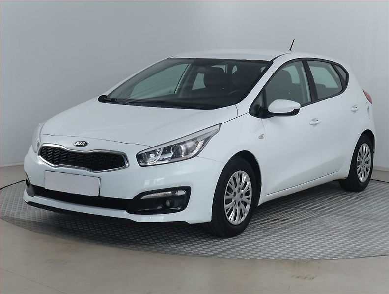 Kia Ceed (2017) 1.4 CVVT, Serv.kniha - fotka 2 z 15