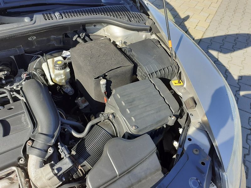 Škoda Octavia (2013) KOMBI 1.4 TSI AMBIENTE - fotka 20 z 27