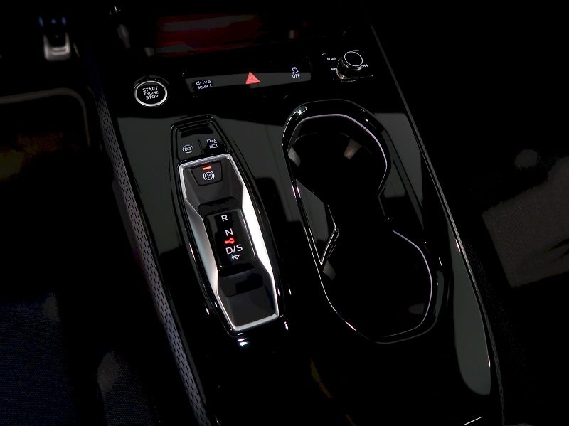 Audi A5 (2025) AVANT S-LINE 2.0TDI 150KW 4x4 - fotka 31 z 40