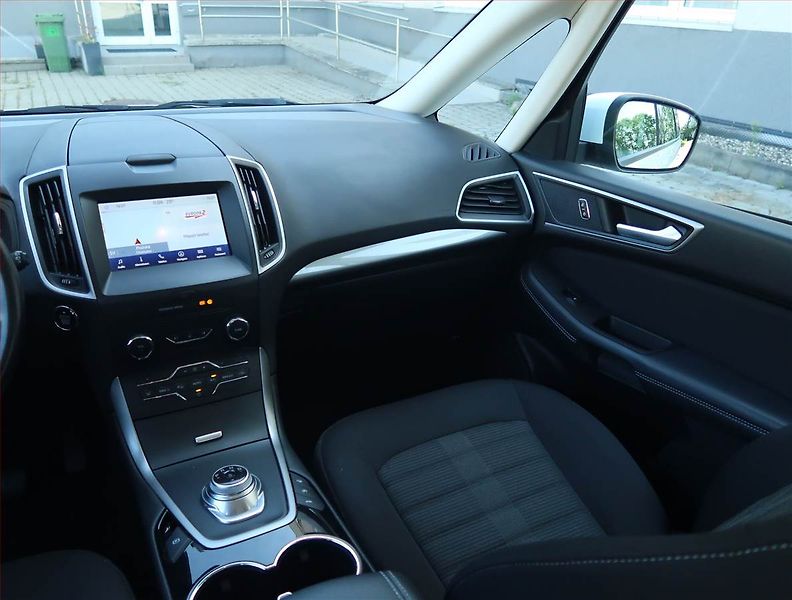 Ford Galaxy (2022) 2.0 EcoBlue - fotka 8 z 23