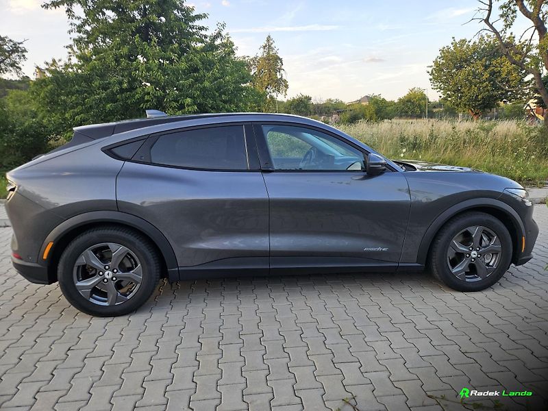 Ford Mustang Mach-E (2021) Kamera, Navi, kůže - fotka 7 z 14