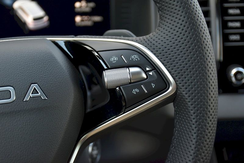 Škoda Karoq (2025) Sportline 1,5 TSI 110 kW 7° au - fotka 14 z 39