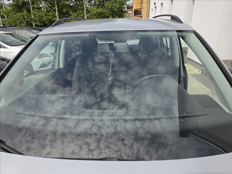 Volkswagen Touran 1,2 TSi 77KW Trend 7 MÍST ALU - fotka 41 z 41
