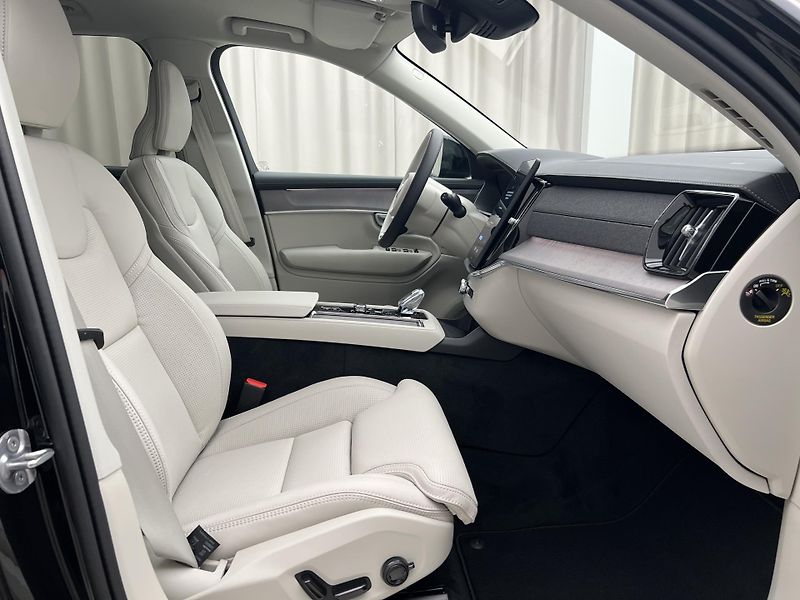 Volvo XC90 (2026) B5 AWD DARK PLUS AUT - fotka 29 z 48