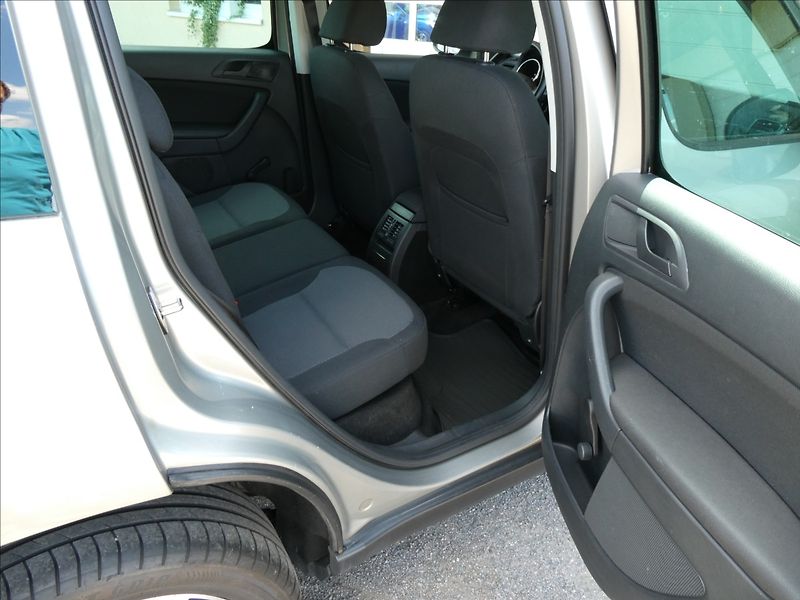 Škoda Yeti 2,0 TDi 81kW 4x4,2x kola,závěs - fotka 21 z 42