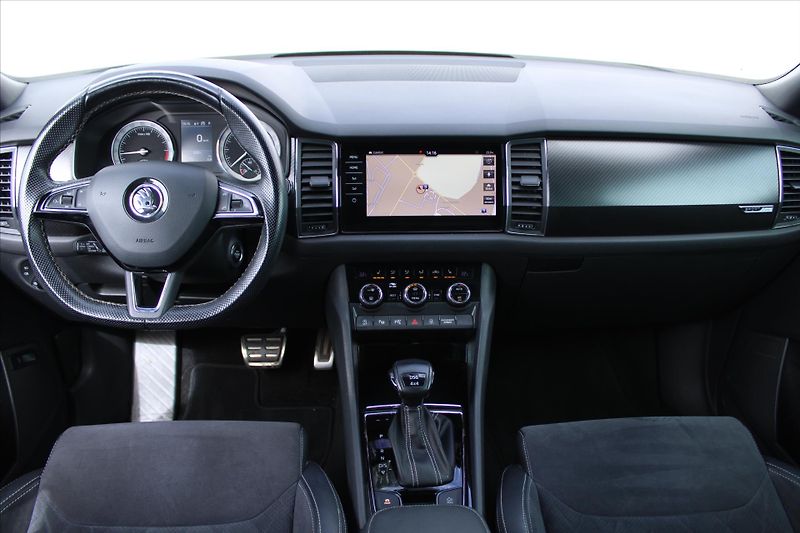 Škoda Kodiaq 2.0 TDI 140kW SPORTLINE 4x4 ČR - fotka 13 z 29