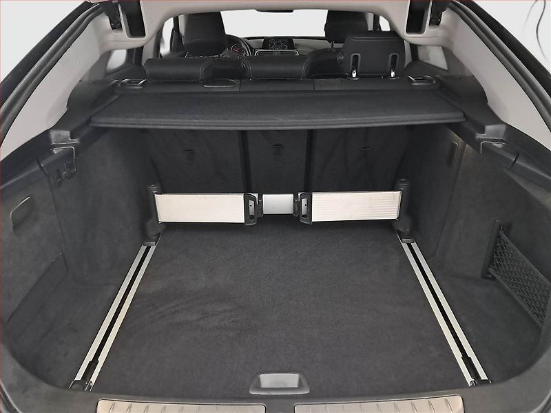BMW Řada 3 (2018) Edition Sport 320d xDrive GT - fotka 14 z 19