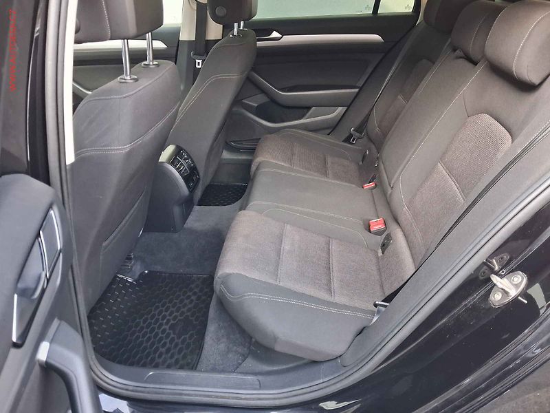 Volkswagen Passat (2017) 2.0TDi, DSG, navi - fotka 10 z 21