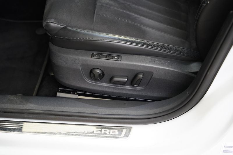 Škoda Superb - fotka 24 z 29
