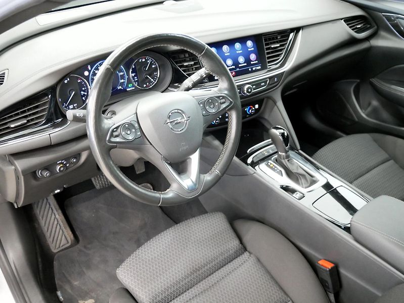 Opel Insignia - fotka 14 z 26