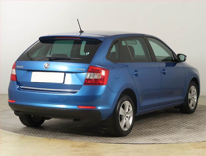 Škoda Rapid (2015) Spaceback 1.2 TSI, Serv.kniha - fotka 5 z 16