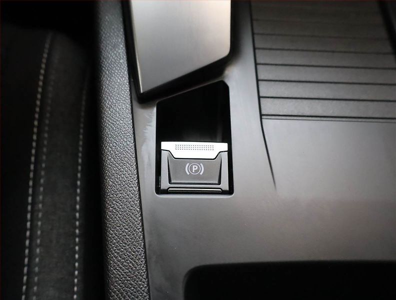 Peugeot 308 (2024) 1.2 PureTech - fotka 17 z 19