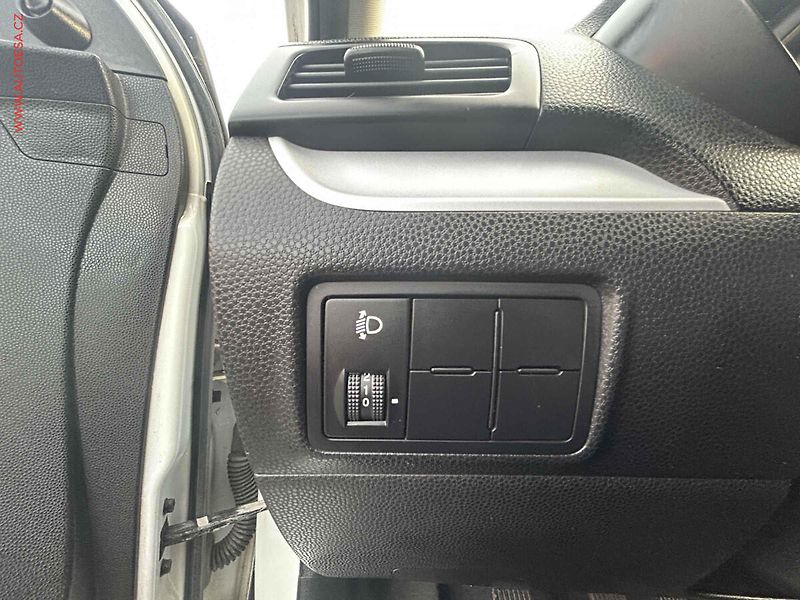 Kia Picanto (2011) 1.0i - fotka 13 z 15