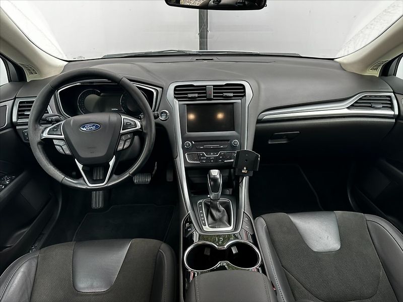 Ford Mondeo 2,0 TDCi 110kW-CZ-AUTOMAT - fotka 16 z 38