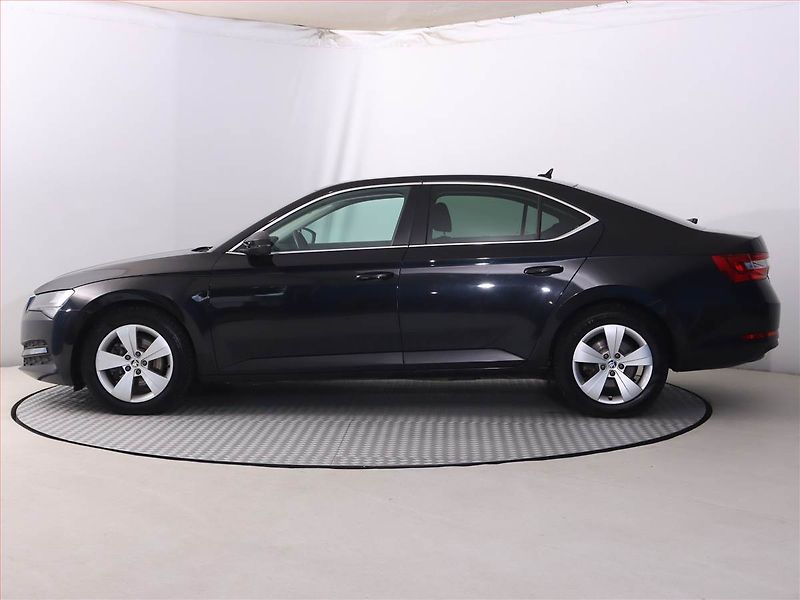 Škoda Superb (2022) Ambition 2.0 TDI, Serv.kniha - fotka 3 z 22