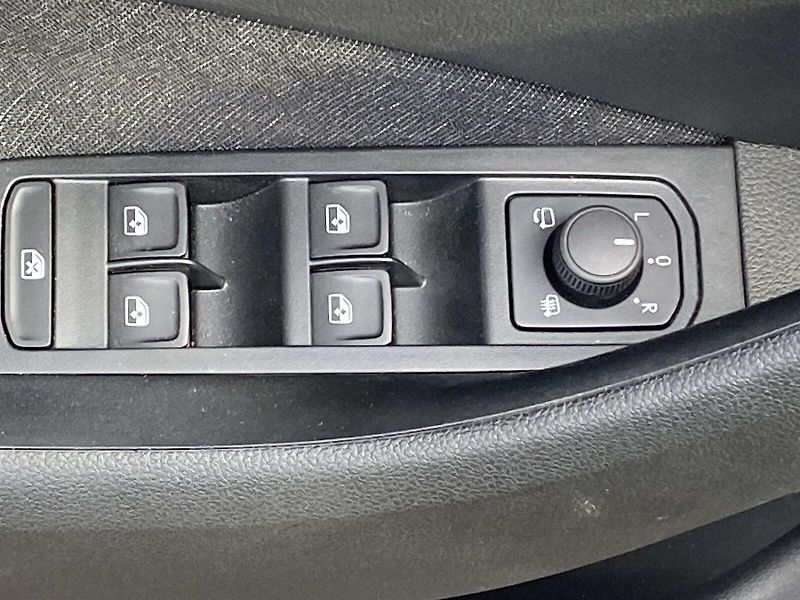 Škoda Kamiq (2024) 1.0 TSI Top Selection - fotka 24 z 34