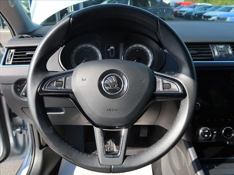 Škoda Octavia 1,6 TDi,85kW,Style,ČR,serv.kn. - fotka 15 z 28