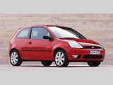 Ford Fiesta (2002 – 2008) Pátá generace Fiesty je ještě dnes pohledné auto, se kterým si ostudu neuděláte. Také výtečně jezdí a s objemnějšími agregáty (1,4 a 1,6 litru) jí nechybí ani dynamika.