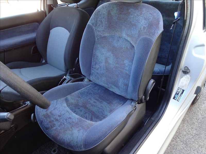 Peugeot 206 1,1 i - fotka 17 z 37