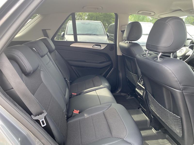 Mercedes-Benz GLE GLE 350d 4M AMG DISTRONIC - fotka 19 z 28